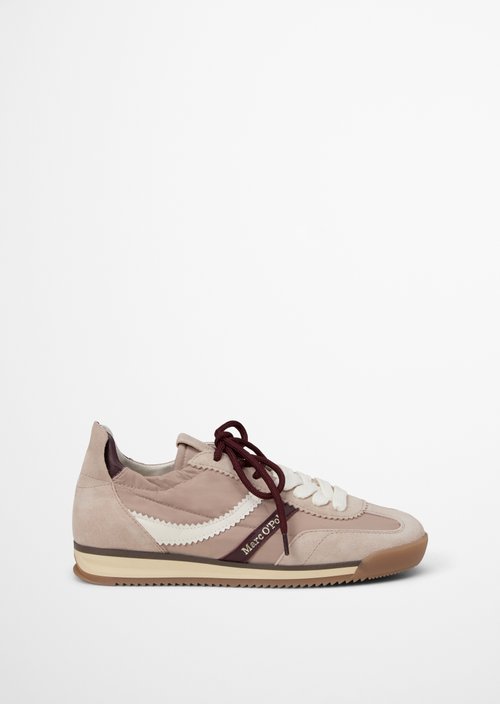 Mila Sneaker Model — Natural