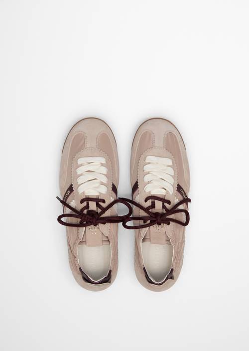 Mila Sneaker Model Natural in top view