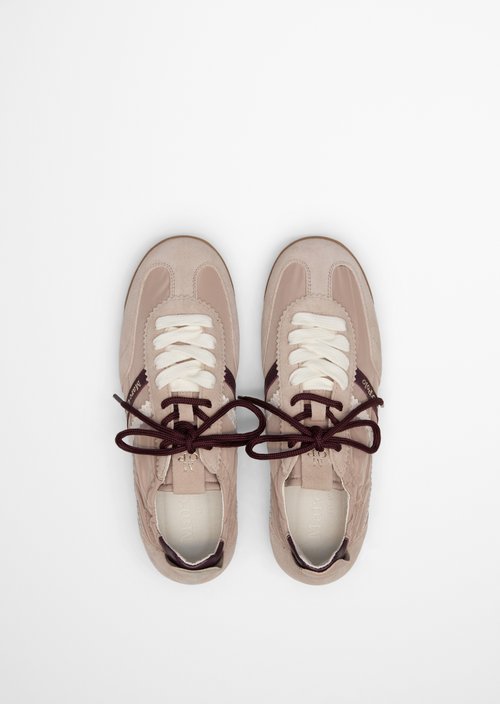 Mila Sneaker Model — Natural