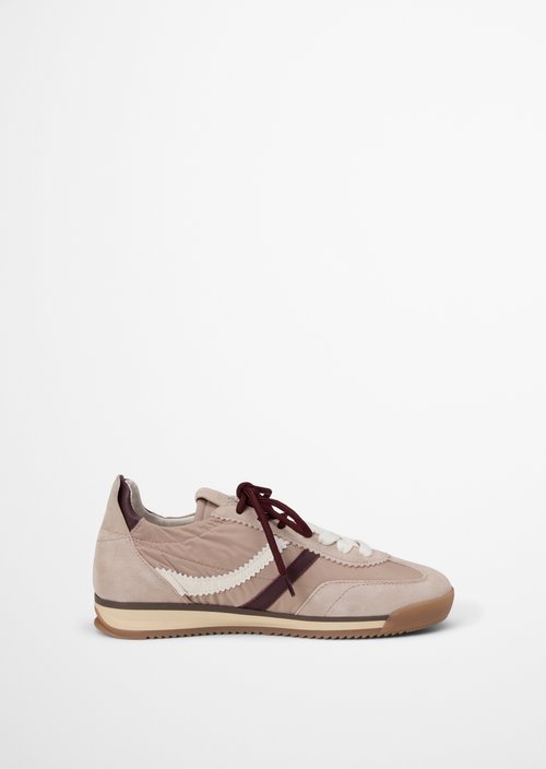 Mila Sneaker Model — Natural