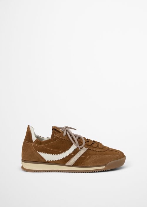 Mila Sneaker Model — Pure Camel