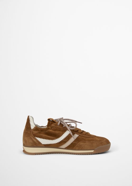 Mila Sneaker Model — Pure Camel