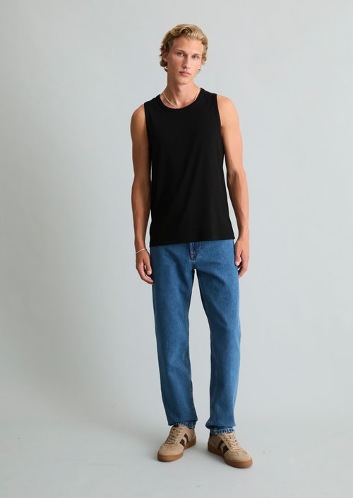 Runne Tapered Jeans — Dark Blue