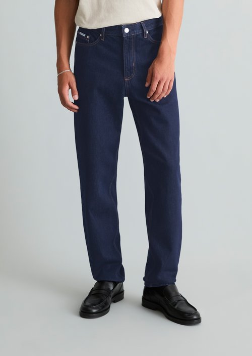 Runne Tapered Jeans — Dark Blue