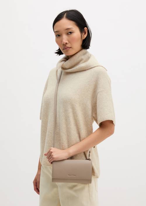Juja 2-in-1 Crossbody Bag Chalky Mauve worn on model