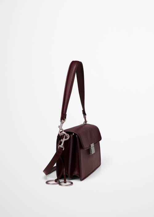 Umhängetasche Model Gerty Black Cherry in Seitenansicht