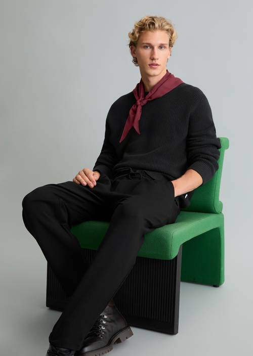 Pullover regular Black in Frontalansicht