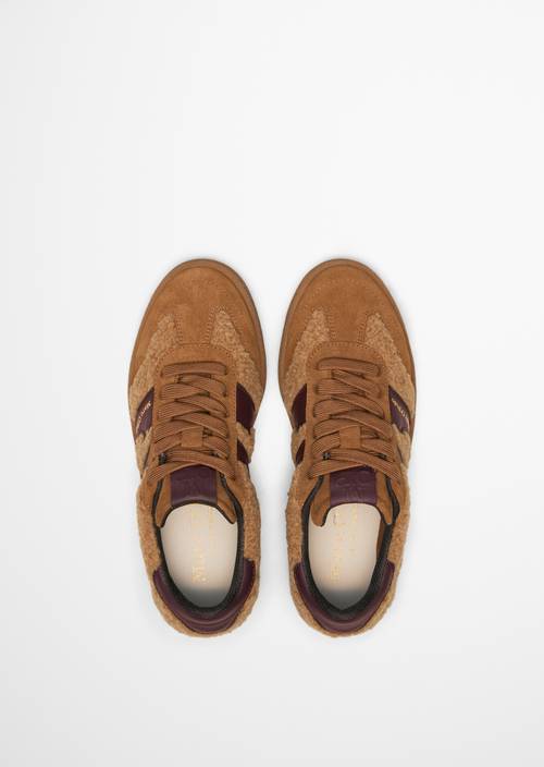 Sneaker-model Court Pure Camel in bovenaanzicht