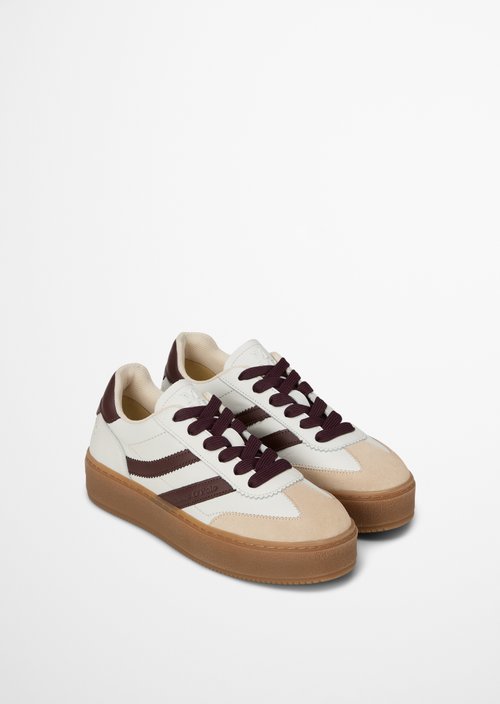 Edith Sneaker Model — Offwhite
