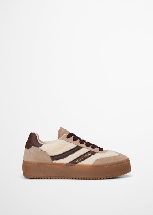 Edith Sneaker Model — Earthy Taupe