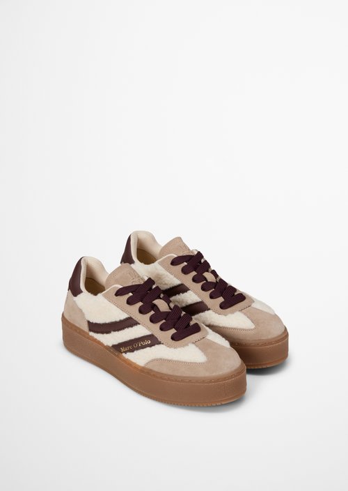 Edith Sneaker Model — Earthy Taupe