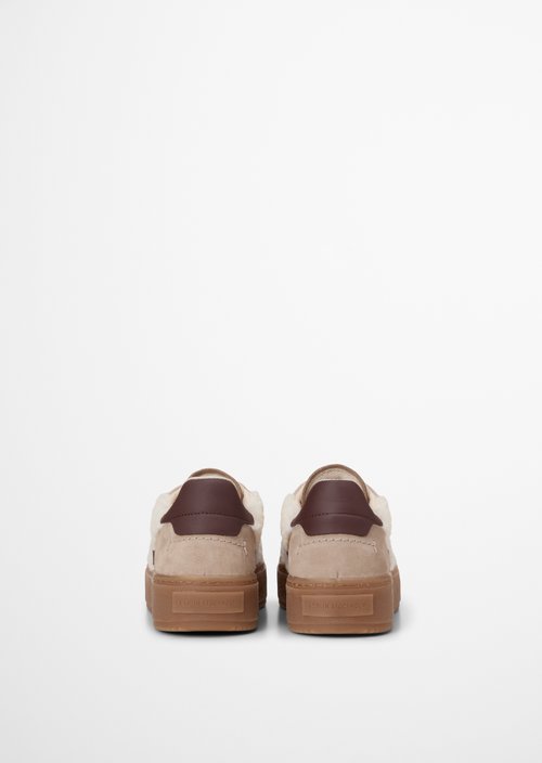 Edith Sneaker Model — Earthy Taupe