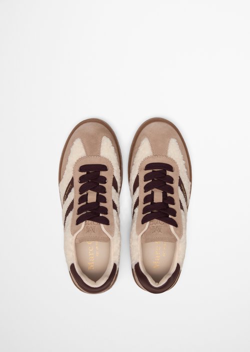 Edith Sneaker Model — Earthy Taupe