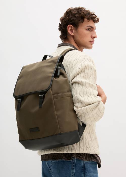 Maiko Canvas Backpack Dusty Olive worn on model