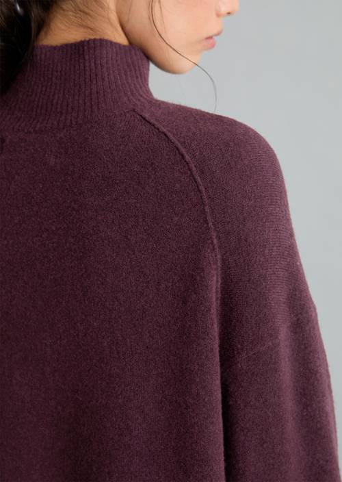 Strickkleid oversize Rhubarb Jam in Detailansicht
