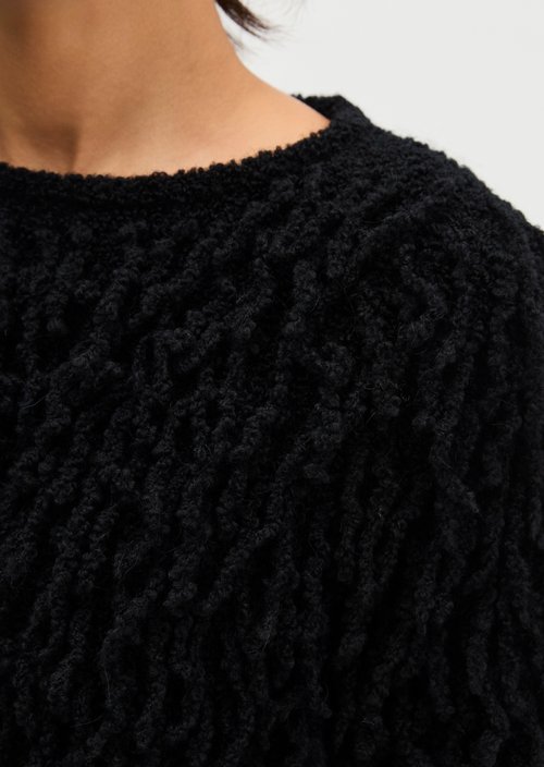 Cropped fringed sweater — Black