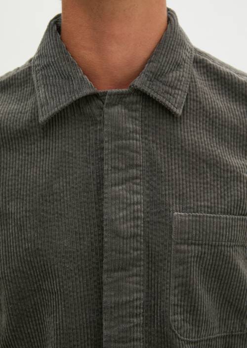 Cord-Overshirt regular Wooden Earth in Detailansicht