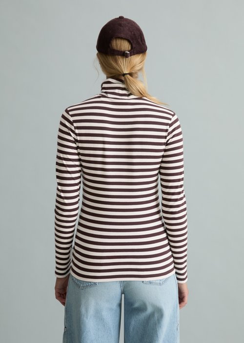 Slim-Fit Long-Sleeve Turtleneck — Dark Brown