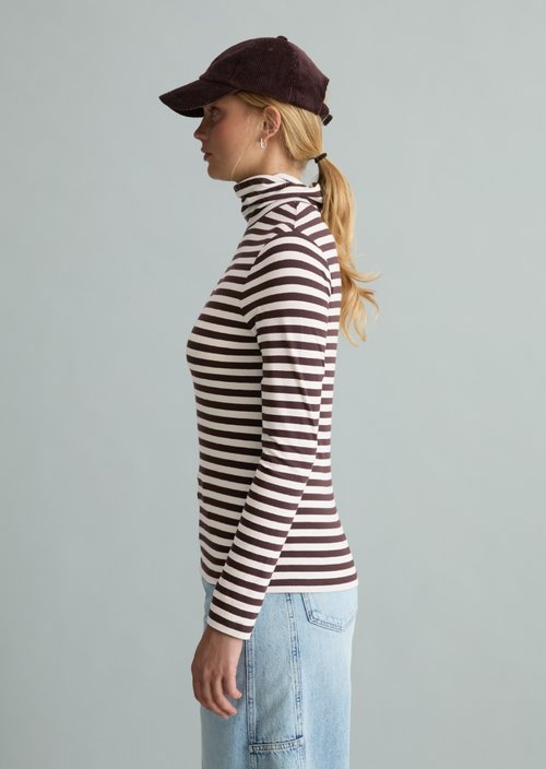 Slim-Fit Long-Sleeve Turtleneck — Dark Brown
