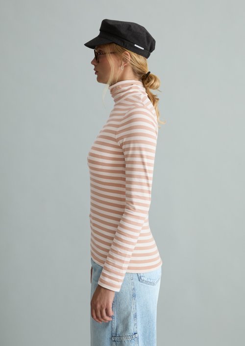 Slim-Fit Long-Sleeve Turtleneck — Light Beige