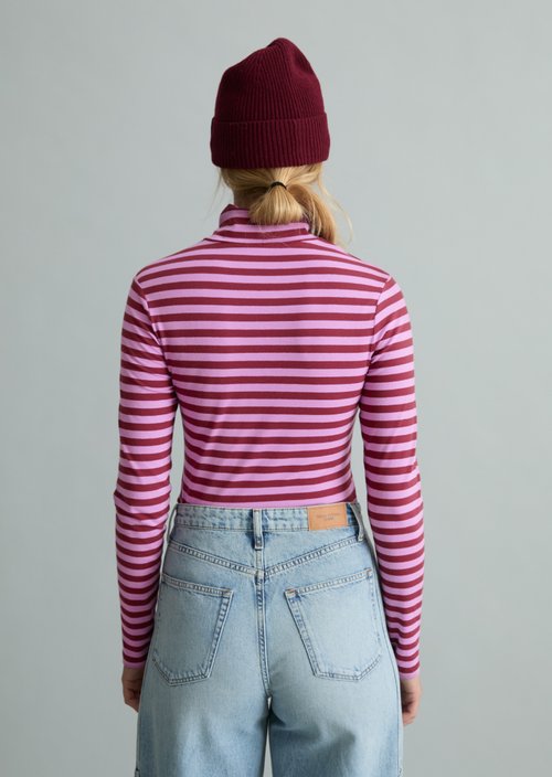 Slim-Fit Long-Sleeve Turtleneck — Dark Red