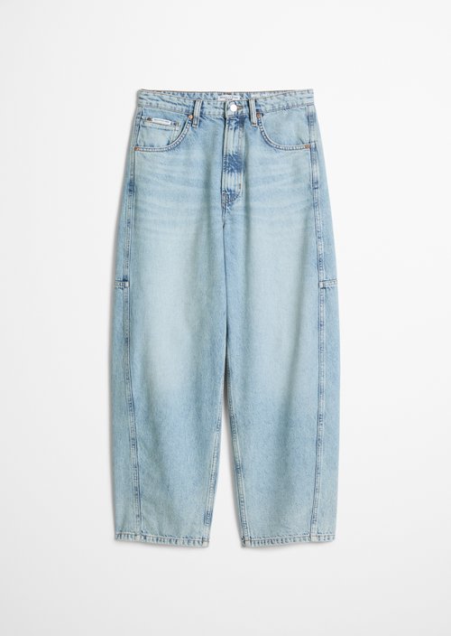 Enni Wide Barrel Cropped Jeans — Light Blue