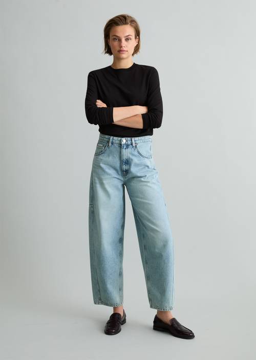 Jeansmodel Enni, wijd model, cropped Light Blue in vooraanzicht