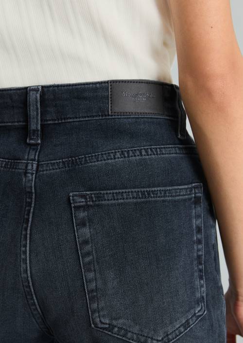 Jeans Model Olina straight Dark Blue in Detailansicht