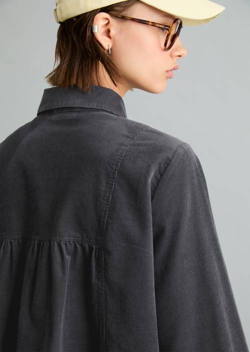 Feincord-Langarm-Bluse regular Light Graphite in Detailansicht