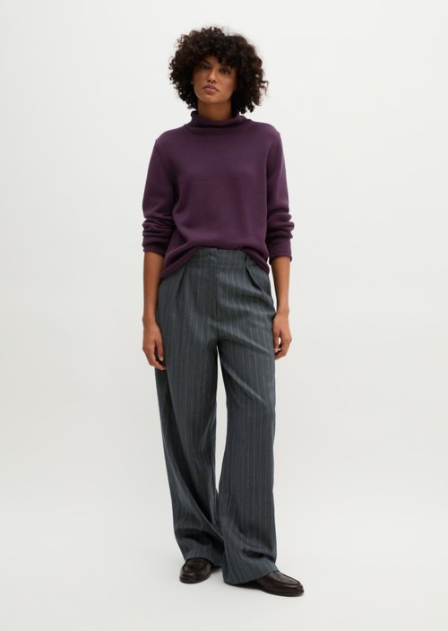 Slim Regular Fit Turtleneck Sweater — Pure Plum