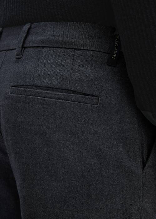 Chino Model Morot tapered Black in Detailansicht