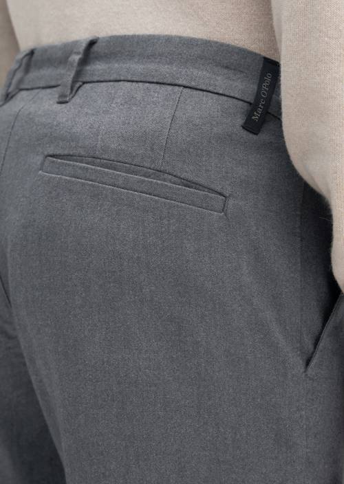 Chino Model Morot tapered Medium Grey in Detailansicht