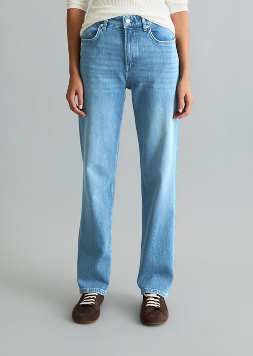 Olina Straight-Leg Jeans — Medium Blue