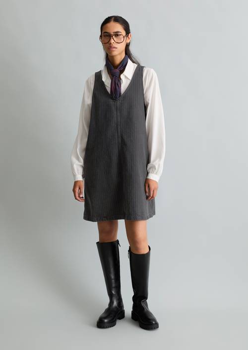 Robe en jean à fines rayures, coupe ample Dark Grey en vue de face