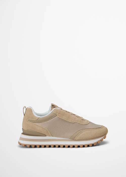 Modèle de baskets Bjorna Earthy Taupe vue extérieure de la chaussure droite