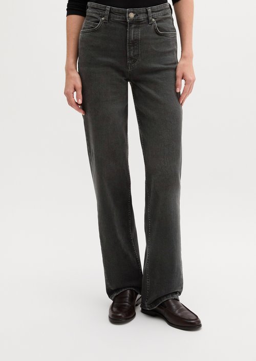 Leby Straight-Leg Jeans — Dark Grey