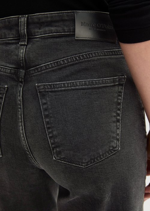 Leby Straight-Leg Jeans — Dark Grey