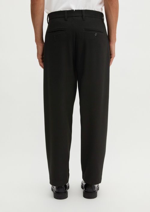 Bent Relaxed Pants — Black