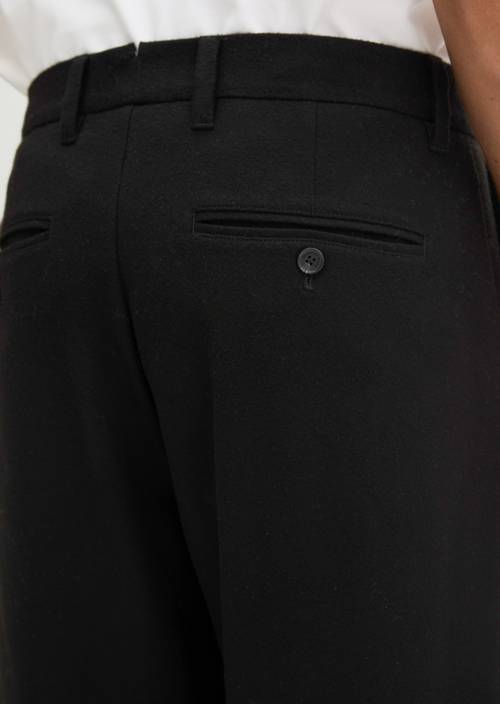 Pantalon modèle Bent relaxed Black en vue détaillée