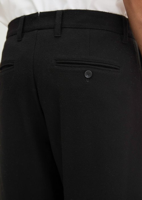 Bent Relaxed Pants — Black