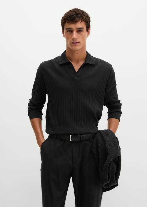 Polo coupe classique Black en vue de face