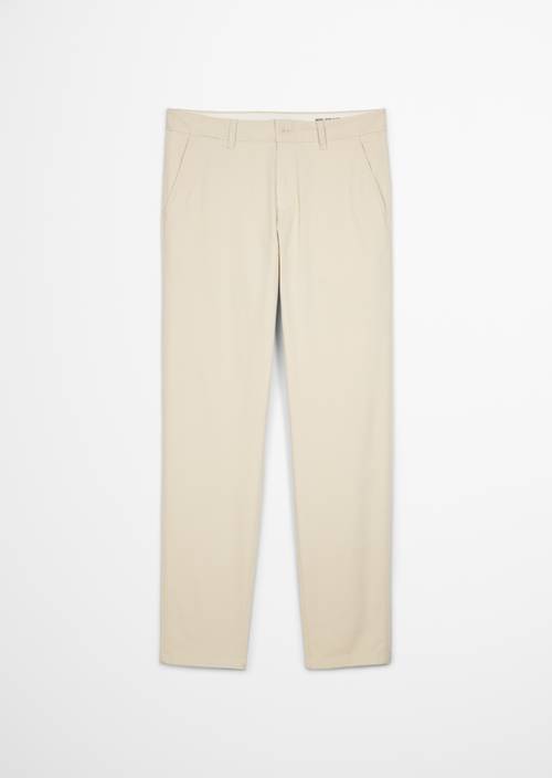 Chino modèle Osby, coupe fuselée Grey Silk en vue isolée sans mannequin