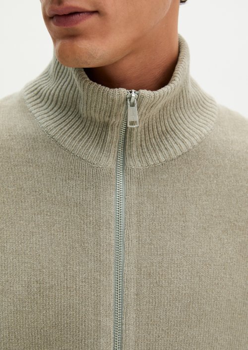 Regular-Fit Chenille Cardigan — Driftwood Haze
