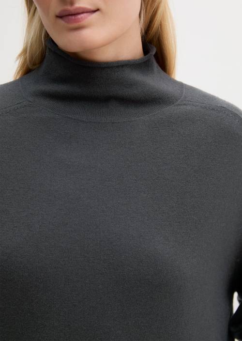 Regular-fit sweater Broken Graphite in detail view