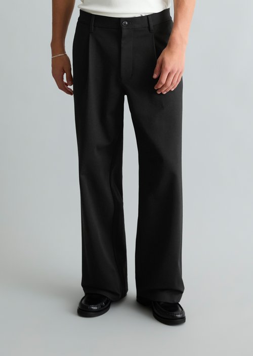 Niels Wide Pants — Black
