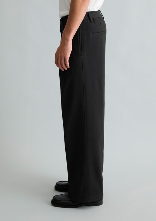 Niels Wide Pants — Black