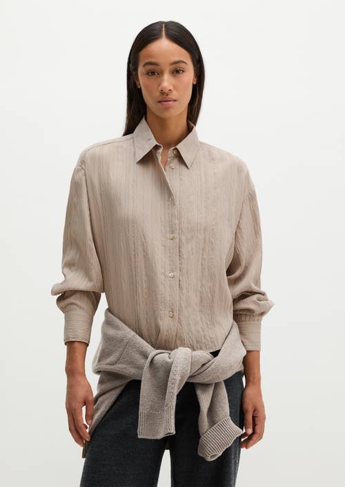 Crinkle-Bluse relaxed Light Beige in Frontalansicht