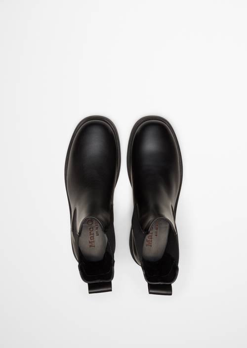 Chelsea Boot Model Erin Black in Ansicht von oben