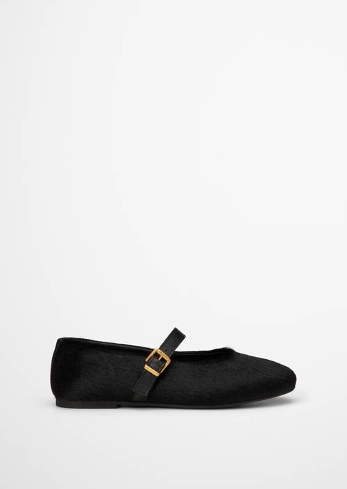 Gina Ballerina Style Black right shoe outer view