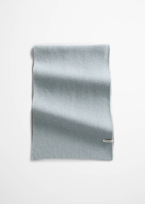 écharpe tricotée Glacial Blue en vue de face